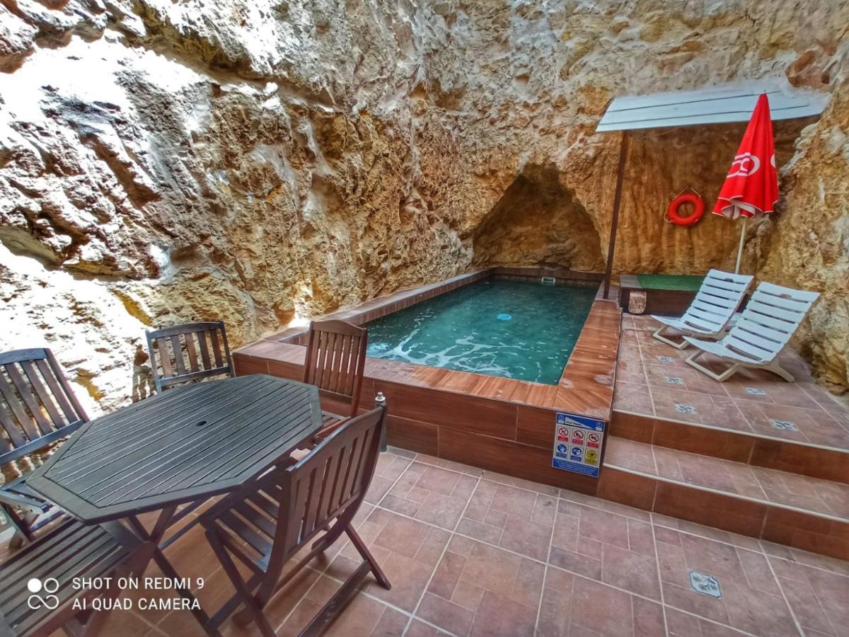 Town House With Private Pool In Village Centre Kalkara Exteriör bild